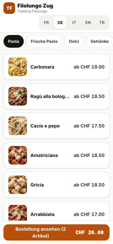 Die Online-Speisekarte einer Trattoria auf dem Handy eines Gastes, mit Kategorien, Gerichten mit Foto, Preisen und Warenkorb