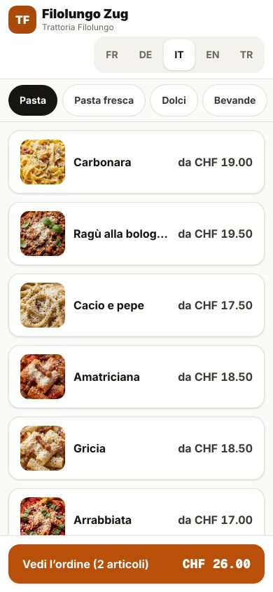 Il menu online di una trattoria sul telefono di un cliente, con categorie, piatti con foto, prezzi e carrello